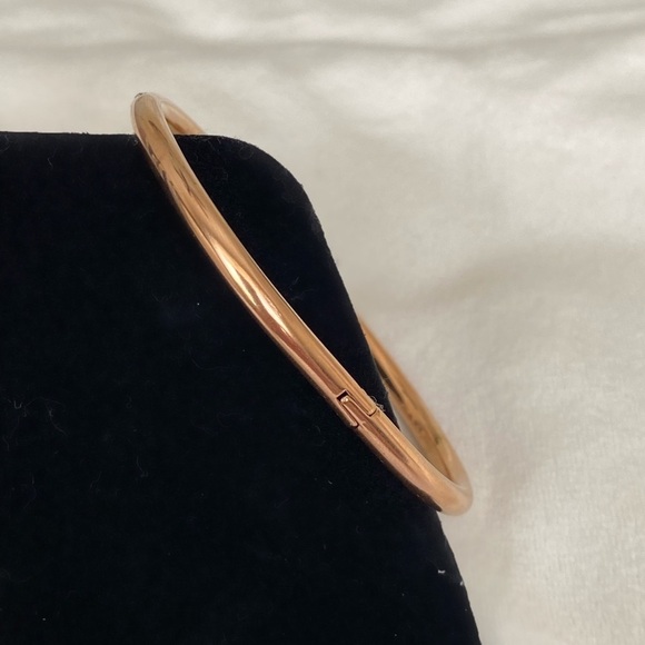 New Rose Gold and Diamond Bangle Stackable Bracelet - Picture 13 of 13